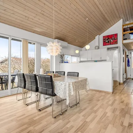 Сasa de vacaciones Safina - 1km From The Sea By Interhome *