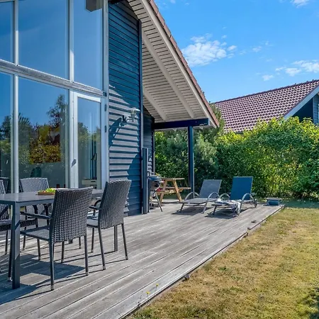 Safina - 1km From The Sea By Interhome